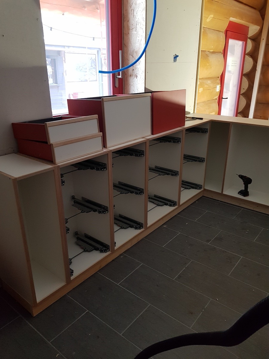 Neue Möbel für Rezeption/Buvette (2021)